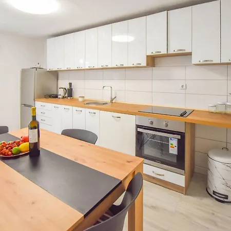 Apartament Toni