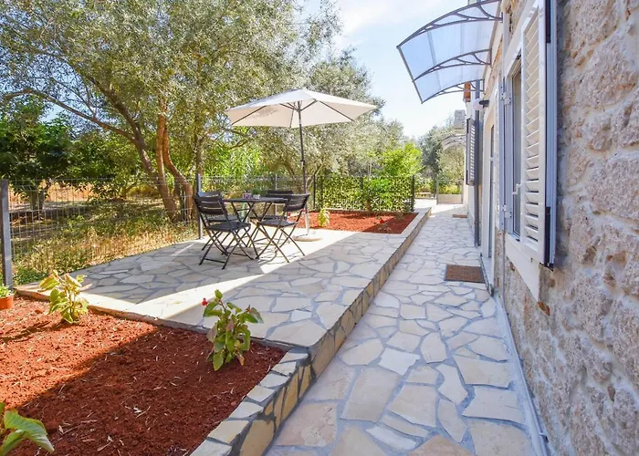 Toni Апартаменты Poljana (Ugljan)